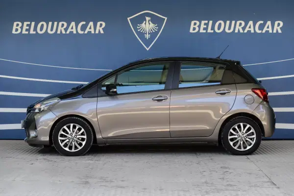 Toyota Yaris 2016 - 10900 EUR, 102281 km - AUTO.MOTO.pt - 102281km - foto 3 de 18