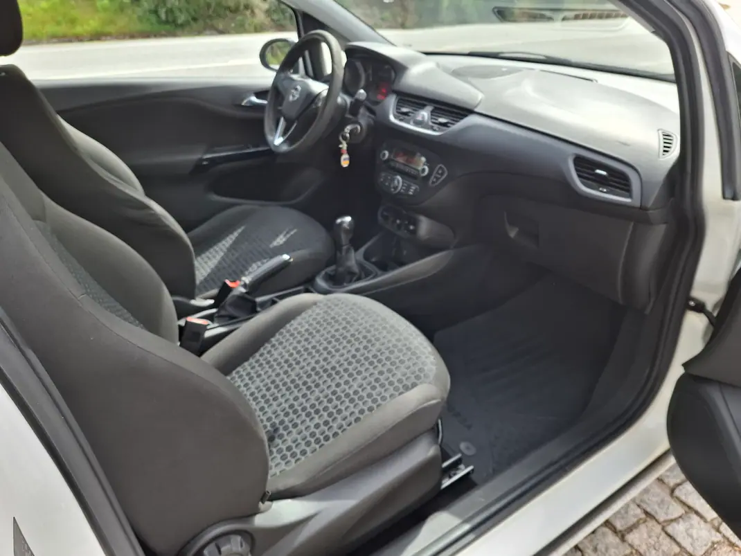 Opel CORSA VAN 1.3 CDTI 2015 - 3250 EUR, 280000 km - AUTO.MOTO.pt - 280000km - foto 4 de 11