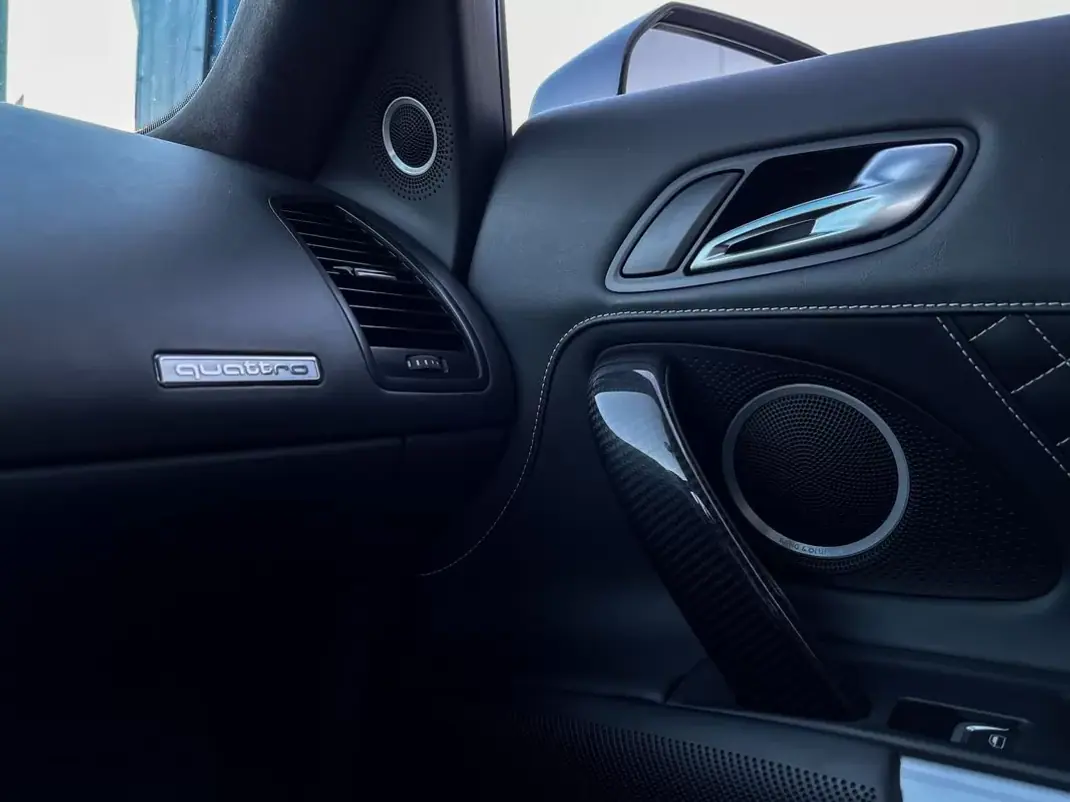 Audi R8 Coupé 2014 - 89900 EUR, 83500 km - AUTO.MOTO.pt - 83500km - foto 10 de 15