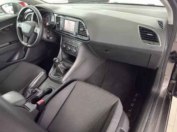 SEAT Leon ST 2014 - 9990 EUR, 189997 km - AUTO.MOTO.pt - 189997km - foto 6 de 23