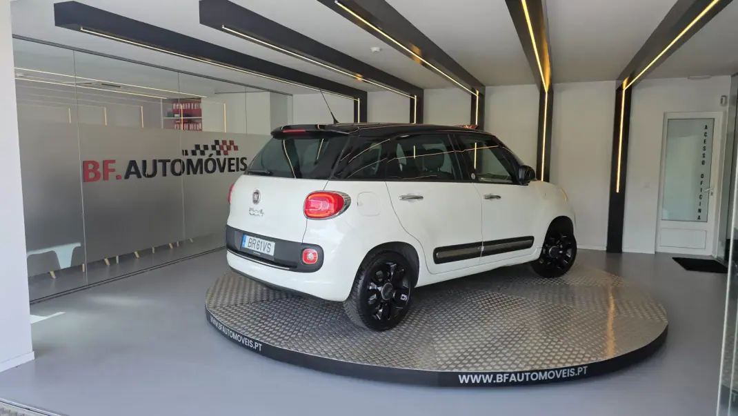 Fiat 500L 2013 - 7900 EUR, 153161 km - AUTO.MOTO.pt - 153161km - foto 4 de 55