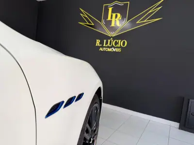 Maserati Ghibli 2021 - 62500 EUR, 45000 km - 45000km - foto 23 de 51