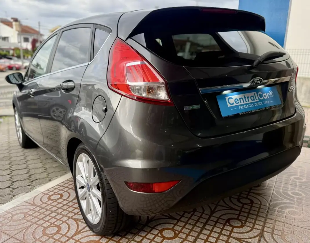 Ford Fiesta 2016 - 9950 EUR, 92000 km - AUTO.MOTO.pt - 92000km - foto 7 de 26