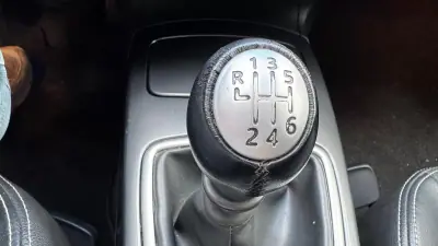 Renault Laguna 2010 - 5750 EUR, 374496 km - AUTO.MOTO.pt - 374496km - foto 11 de 15