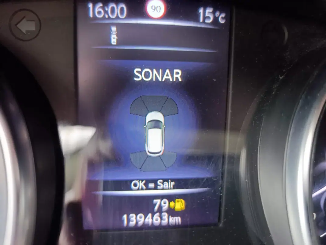 Nissan Qashqai 2018 - 16850 EUR, 139463 km - AUTO.MOTO.pt - 139463km - foto 10 de 16