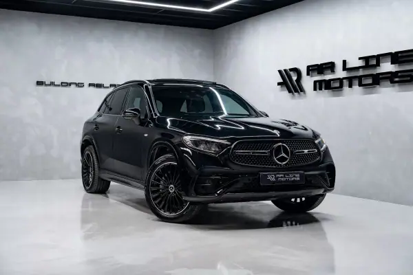 Mercedes-Benz GLC 300 2025 - 71950 EUR, 13000 km - AUTO.MOTO.pt - 13000km - foto 3 de 35