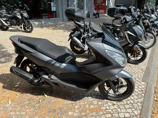 Honda PCX 125 2016 - 2350 EUR, 9998 km - AUTO.MOTO.pt - 9998km - foto 3 de 14