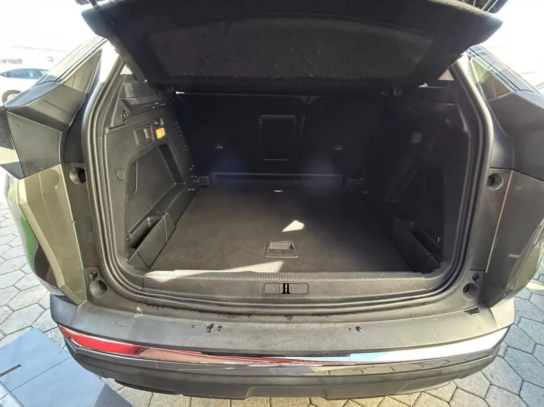 Peugeot 3008 2018 - 16500 EUR, 83894 km - 83894km - foto 20 de 21