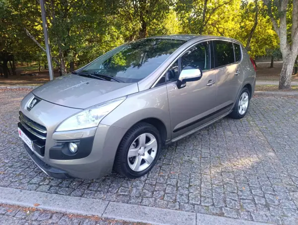 Peugeot 3008 2.0 HDi Hybrid4 2013 Hybrid (Diesel) — 227 000 km Peugeot 3008 2.0 HDi Hybrid4 2013 Hybrid (Diesel)