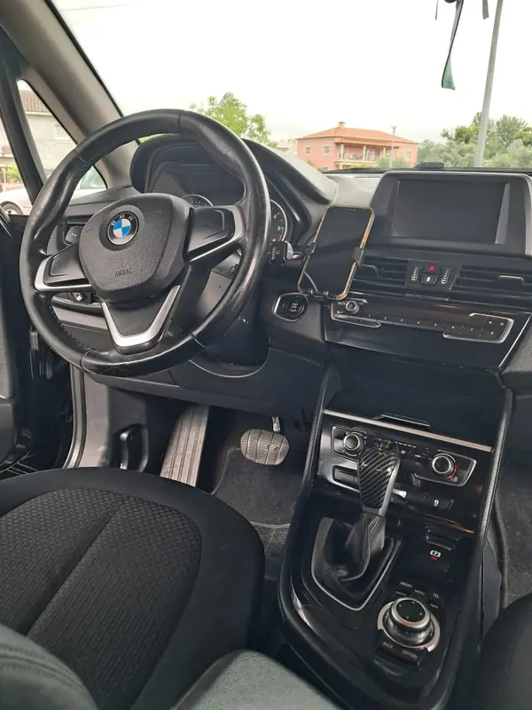 BMW 218 Active Tourer 2018 - 11000 EUR, 245 km - AUTO.MOTO.pt - 245km - foto 5 de 8