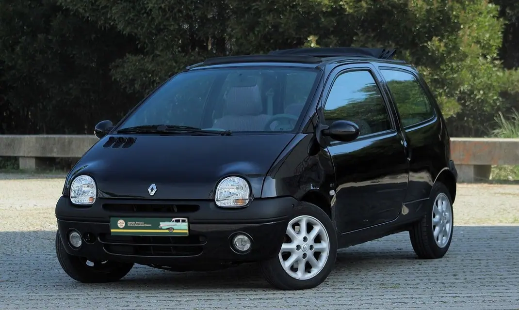 Renault Twingo 2004 - 4790 EUR, 126549 km - foto 1 de 15