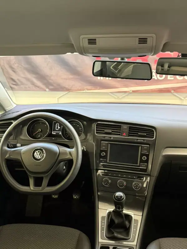 Volkswagen Golf 2018 - 14900 EUR, 138000 km - AUTO.MOTO.pt - 138000km - foto 7 de 9
