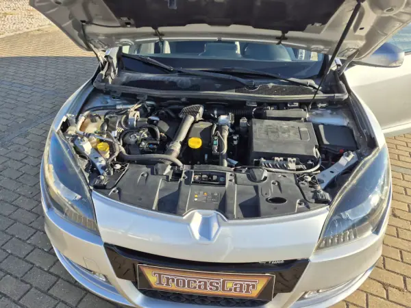 Renault Mégane Sport Tourer 2013 - 7990 EUR, 194177 km - AUTO.MOTO.pt - 194177km - foto 10 de 26