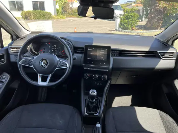 Renault Clio 2021 - 14990 EUR, 143100 km - AUTO.MOTO.pt - 143100km - foto 8 de 15