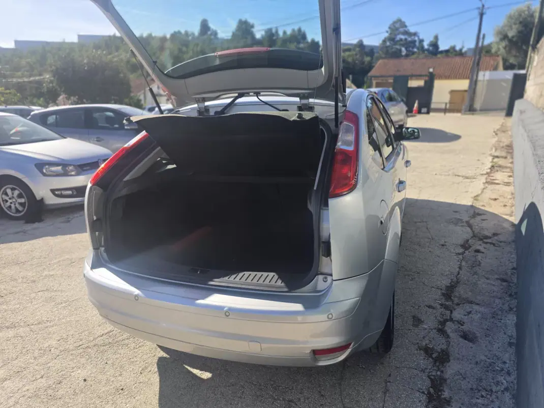 Ford Focus 2006 - 2750 EUR, 323000 km - 323000km - foto 7 de 17