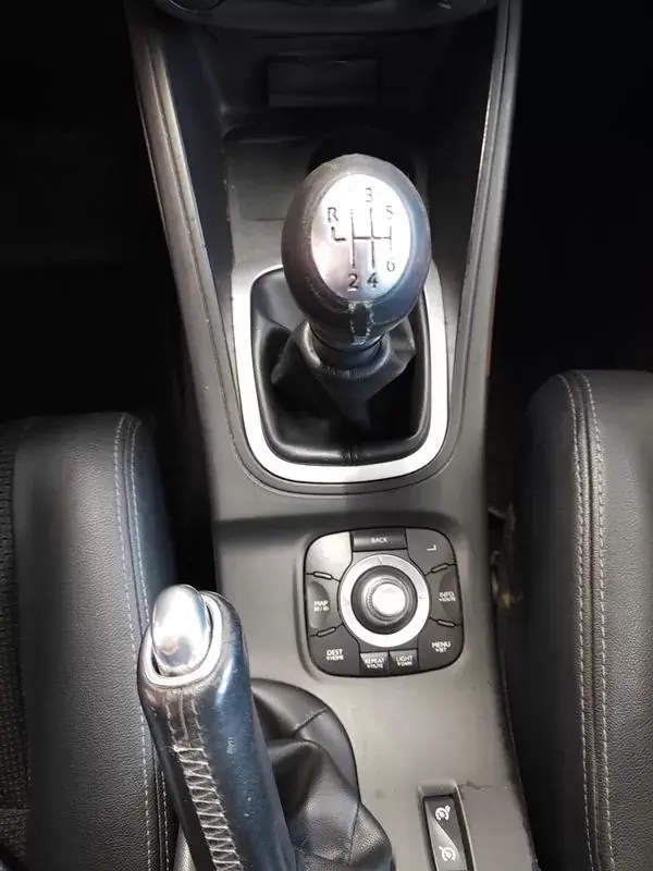 Renault Mégane Sport Tourer 2009 - 5450 EUR, 214000 km - AUTO.MOTO.pt - 214000km - foto 32 de 35