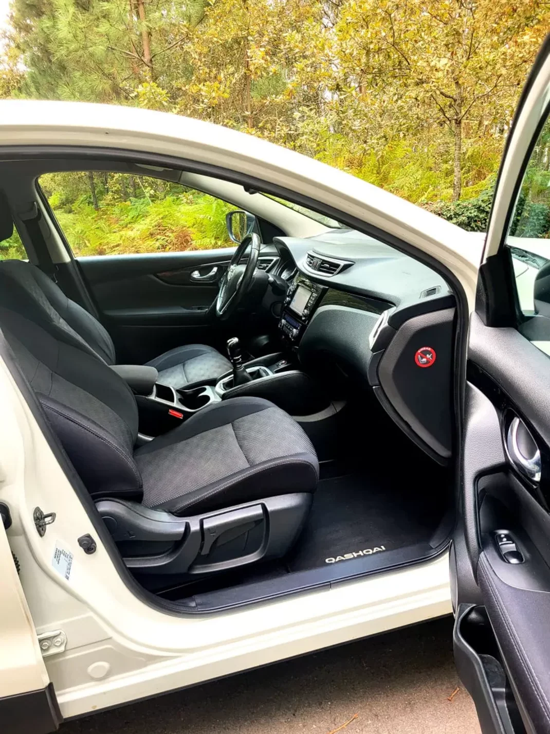 Nissan Qashqai 2016 - 15990 EUR, 153000 km - AUTO.MOTO.pt - 153000km - foto 21 de 24