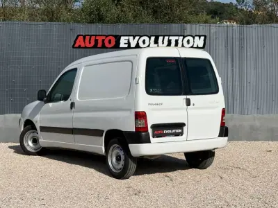 Peugeot 2006 - 5450 EUR, 149000 km - AUTO.MOTO.pt - 149000km - foto 5 de 12