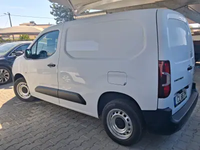 Peugeot Partner 2021 - 11500 EUR, 149000 km - foto 4 de 13