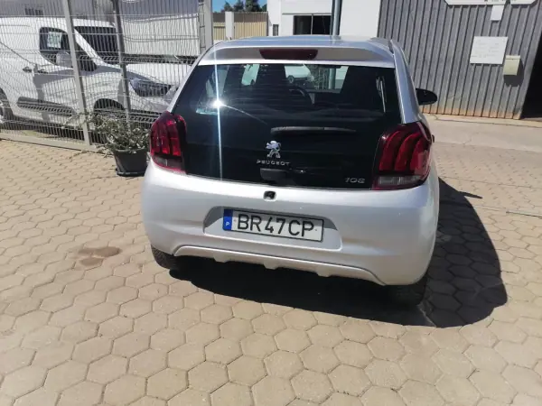 Peugeot 108 2020 - 9800 EUR, 74200 km - AUTO.MOTO.pt - 74200km - foto 5 de 10