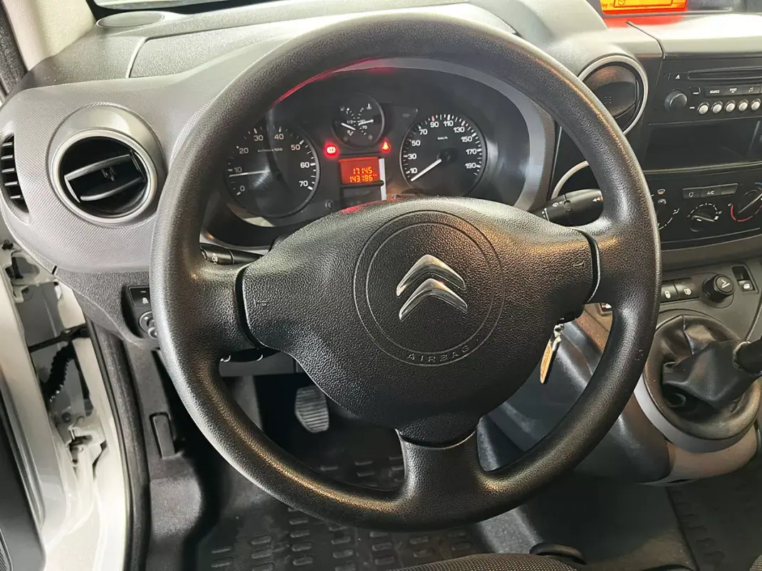 Citroën Berlingo 1.6 BlueHDi L1 Club 3L 2018 - 12600 EUR, 143113 km - AUTO.MOTO.pt - 143113km - foto 8 de 20