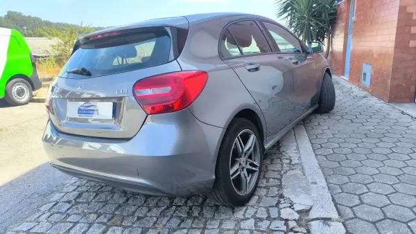 Mercedes-Benz A 180 2013 - 12500 EUR, 180000 km - AUTO.MOTO.pt - 180000km - foto 13 de 15
