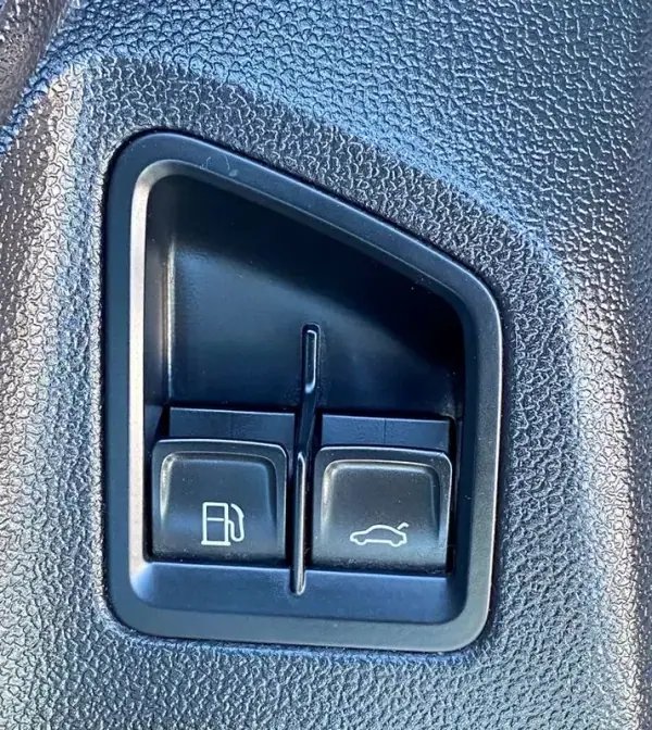 Volkswagen Passat Variant 2021 - 19900 EUR, 129031 km - AUTO.MOTO.pt - 129031km - foto 21 de 22