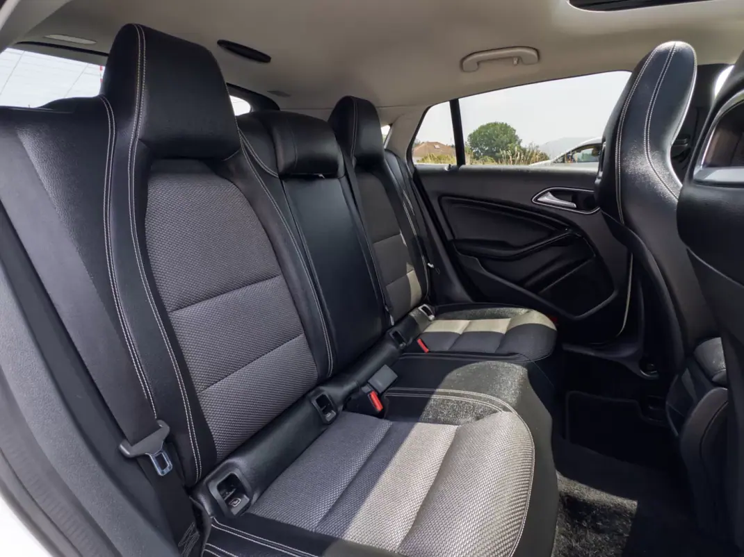 Mercedes-Benz CLA 180 2017 - 17500 EUR, 206000 km - 206000km - foto 30 de 51