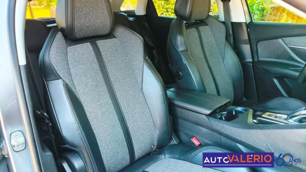 Peugeot 3008 2019 - 20950 EUR, 75140 km - 75140km - foto 31 de 39