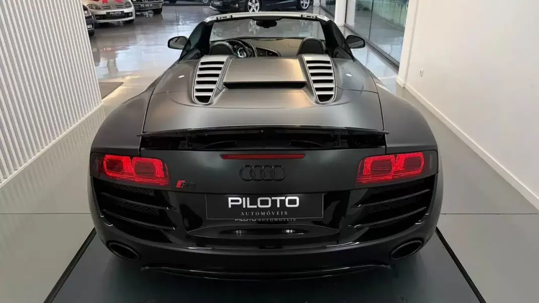 Audi R8 Spyder 2012 - 119990 EUR, 88858 km - AUTO.MOTO.pt - 88858km - foto 8 de 24