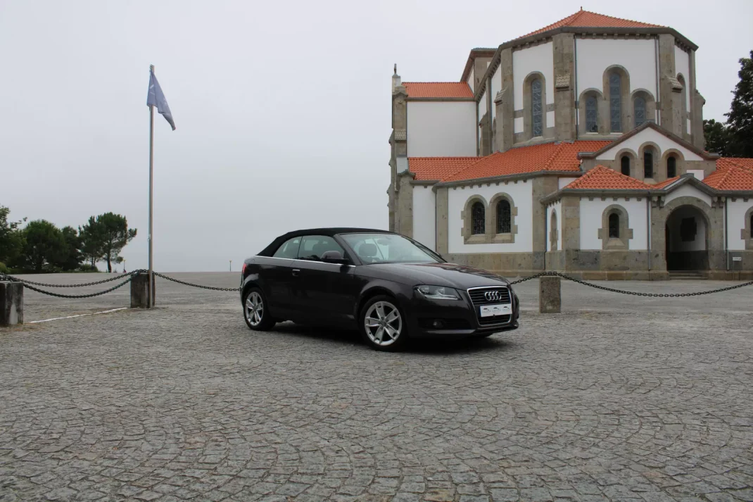 Audi A3 Cabrio 2009 - 11990 EUR, 180000 km - AUTO.MOTO.pt - 180000km - foto 9 de 42