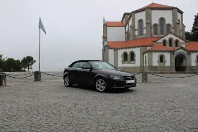 Audi A3 Cabrio 2009 - 11990 EUR, 180000 km - AUTO.MOTO.pt - 180000km - foto 9 de 42