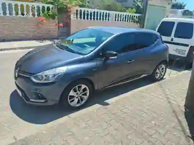 Renault Clio 2016 - 11000 EUR, 47500 km - AUTO.MOTO.pt - 47500km - foto 1 de 10