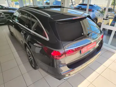 Mercedes-Benz E 220 2024 - 51500 EUR, 14600 km - AUTO.MOTO.pt - 14600km - foto 8 de 10