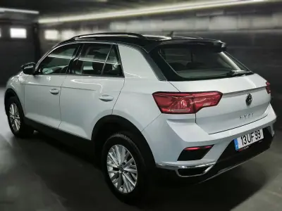 Volkswagen T-Roc 2018 - 15950 EUR, 98741 km - AUTO.MOTO.pt - 98741km - foto 12 de 34