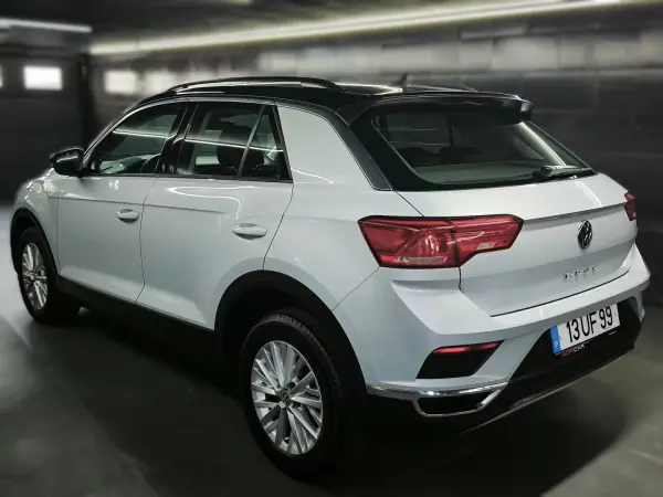Volkswagen T-Roc 2018 - 15950 EUR, 98741 km - AUTO.MOTO.pt - 98741km - foto 12 de 34