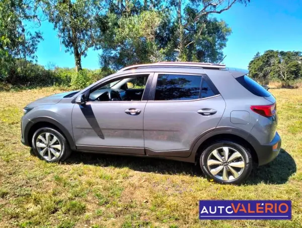 Kia Stonic 2024 - 17950 EUR, 40000 km - AUTO.MOTO.pt - 40000km - foto 4 de 18