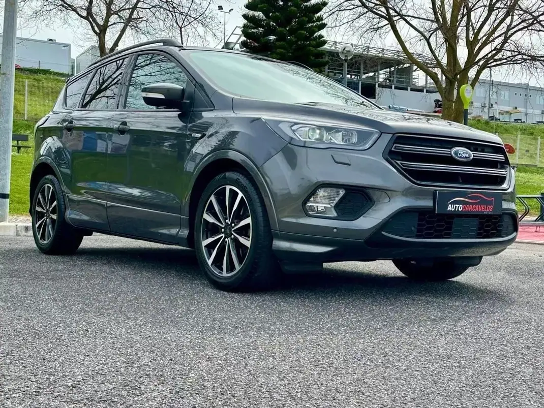 Ford Kuga 2017 - 16490 EUR, 75000 km - AUTO.MOTO.pt - 75000km - foto 29 de 60