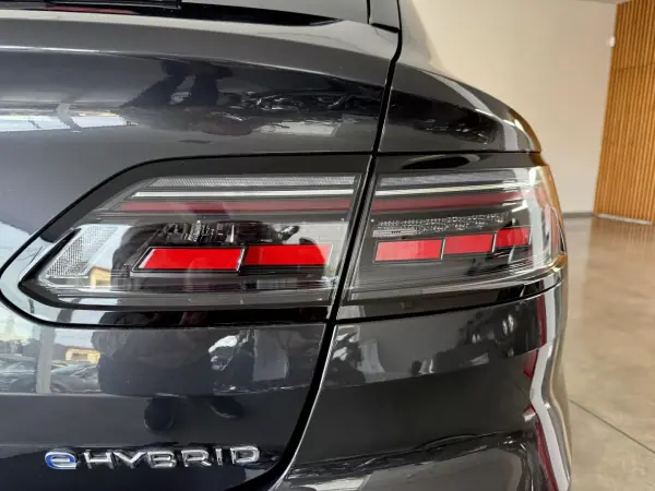 Volkswagen Arteon Shooting Brake 2021 - 23500 EUR, 168600 km - AUTO.MOTO.pt - 168600km - foto 124 de 144