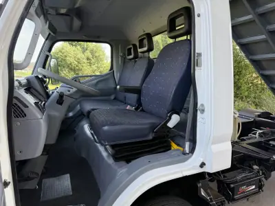 Mitsubishi FUSO CANTER 3C13 BASCULANTE 2010 - 28990 EUR, 116000 km - AUTO.MOTO.pt - 116000km - foto 11 de 23