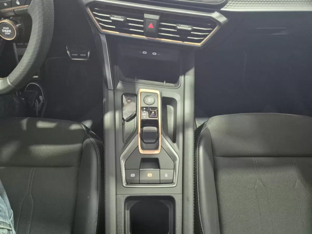 Cupra Leon 2025 - 35000 EUR, 26000 km - AUTO.MOTO.pt - 26000km - foto 21 de 42