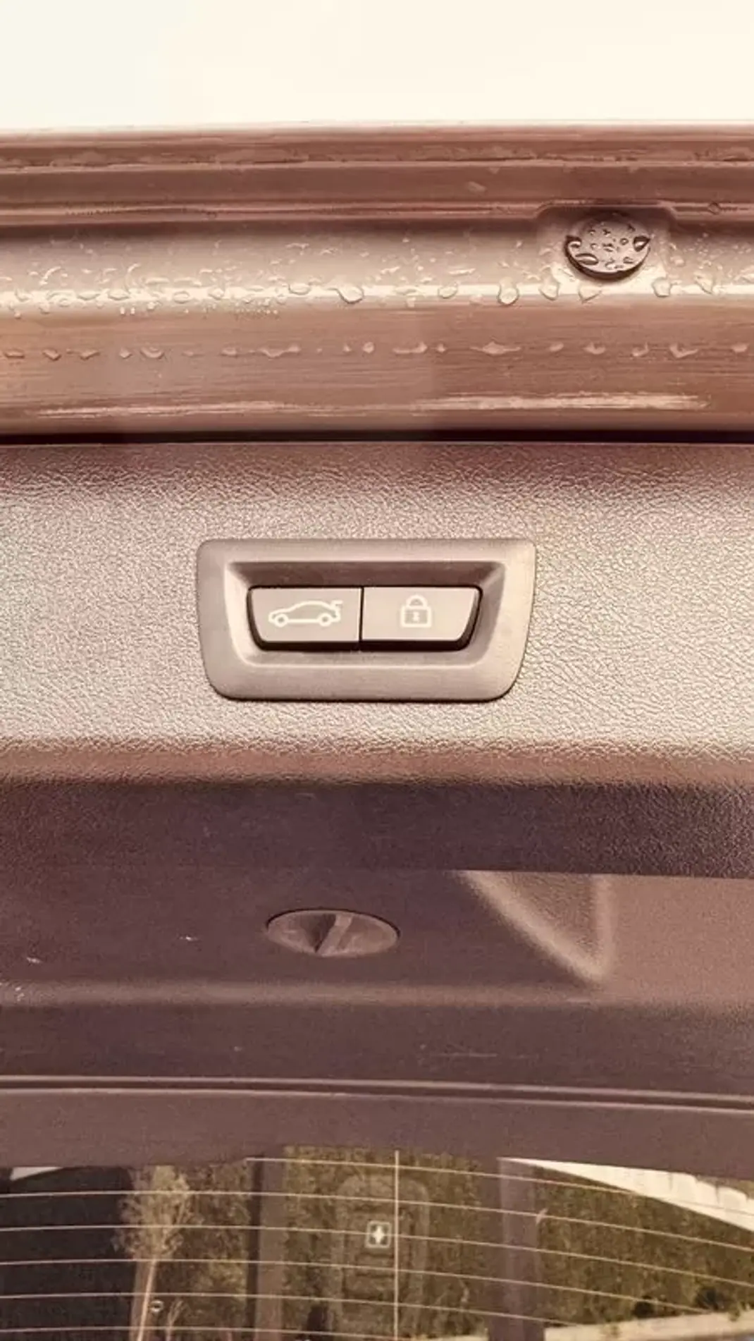 BMW 530e 2021 - 38750 EUR, 118296 km - AUTO.MOTO.pt - 118296km - foto 12 de 31