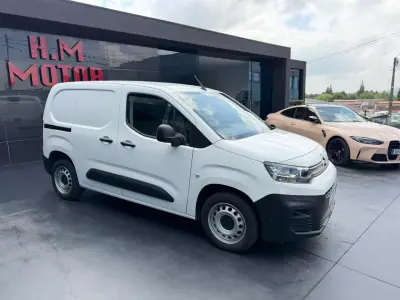 Citroën BERLINGO VAN XL 1.5 BLUE HDI 3 LUGARES 2019 - 13900 EUR, 126000 km - AUTO.MOTO.pt - 126000km - foto 2 de 9