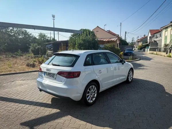 Audi A3 Sportback 2016 - 14990 EUR, 98000 km - AUTO.MOTO.pt - 98000km - foto 12 de 12