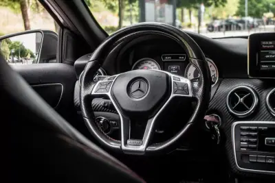 Mercedes-Benz A 180 2015 - 13990 EUR, 263650 km - AUTO.MOTO.pt - 263650km - foto 28 de 34