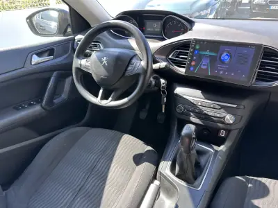 Peugeot 308 2018 - 12500 EUR, 280000 km - AUTO.MOTO.pt - 280000km - foto 21 de 32