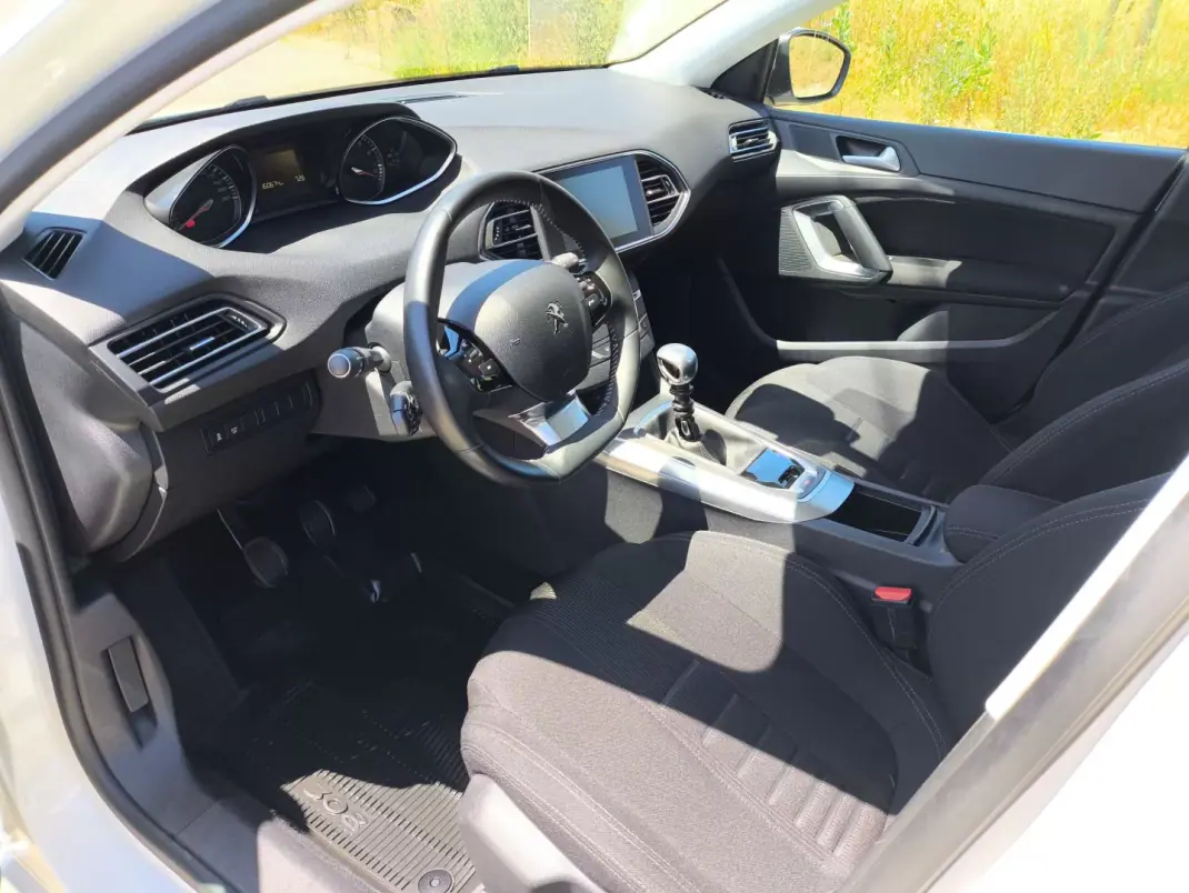 Peugeot 308 2016 - 9165 EUR, 160500 km - 160500km - foto 5 de 12