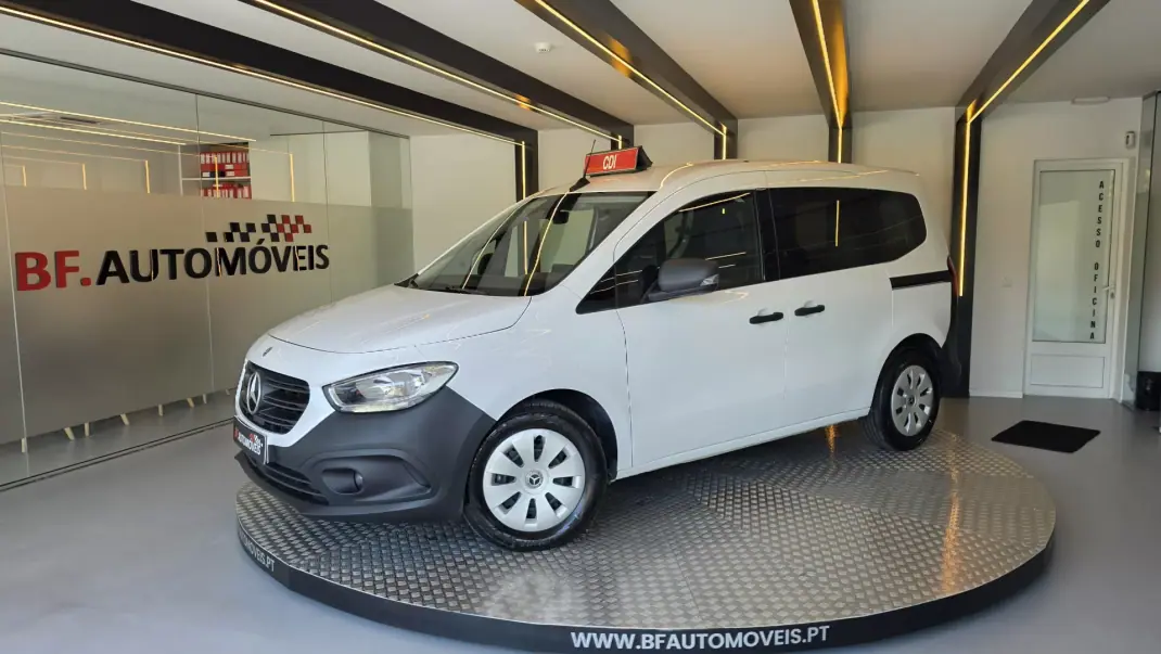 Mercedes-Benz Citan 2025 - 24950 EUR, 10603 km - AUTO.MOTO.pt - 10603km - foto 2 de 50