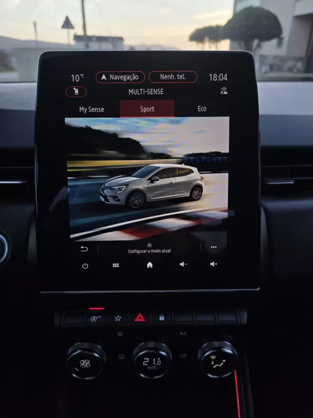 Renault Clio 2022 - 14500 EUR, 104000 km - AUTO.MOTO.pt - 104000km - foto 31 de 43