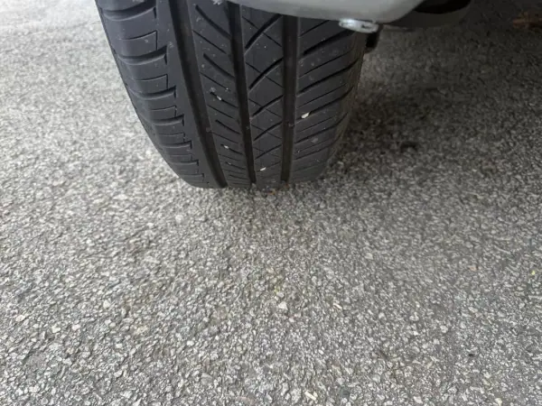 Toyota Yaris 2006 - 6900 EUR, 168000 km - AUTO.MOTO.pt - 168000km - foto 24 de 25